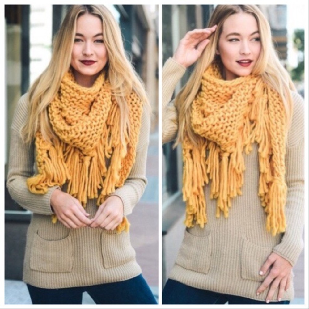 Oversized Knit Tassel Triangle Scarf - Picture 5 of 7